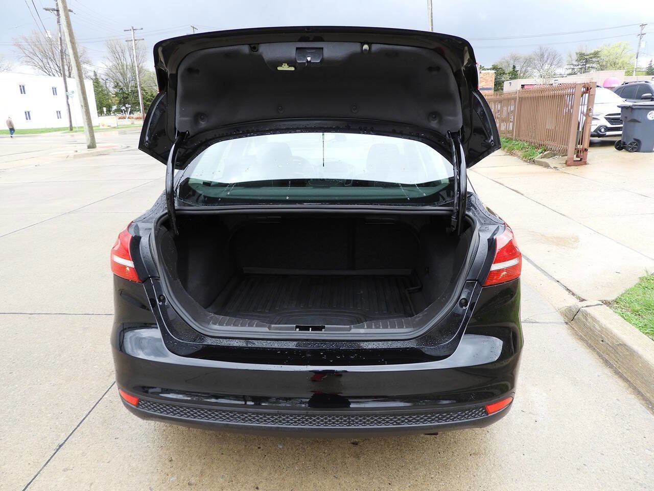 Used 2018 Ford Focus SE image 22