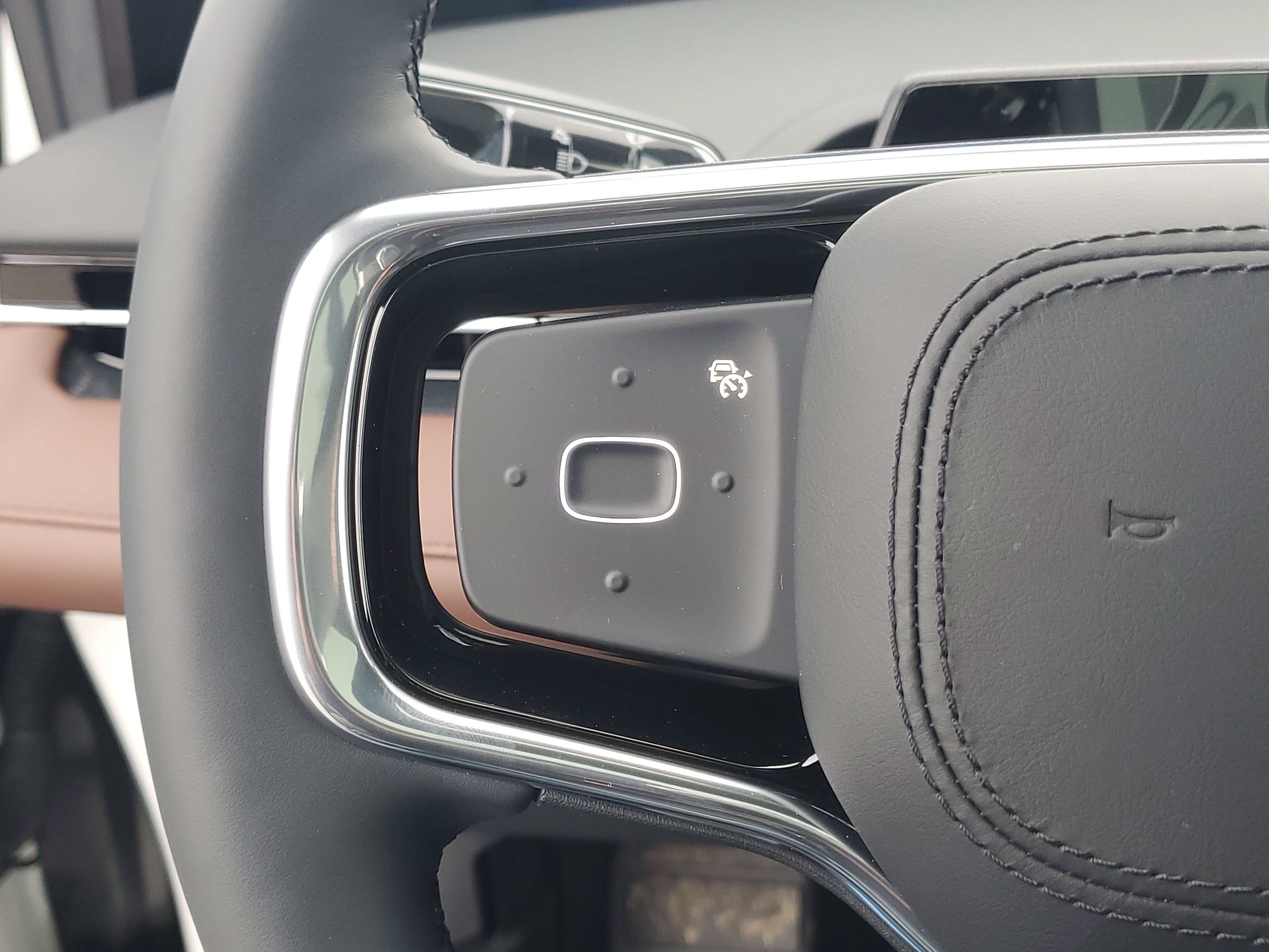 New 2026 Lincoln Nautilus Reserve w/ Jet Appearance Package image 16