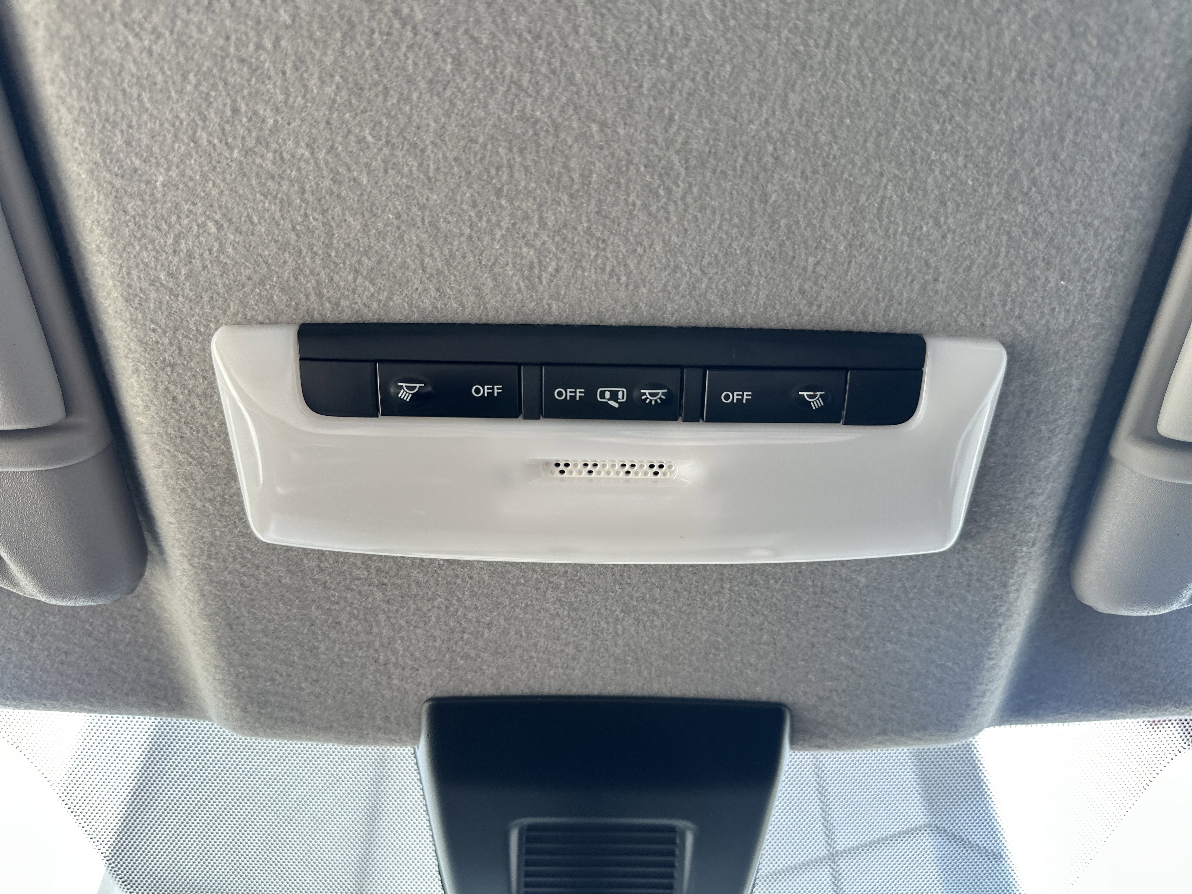 Used 2022 Nissan Kicks S FWD image 35