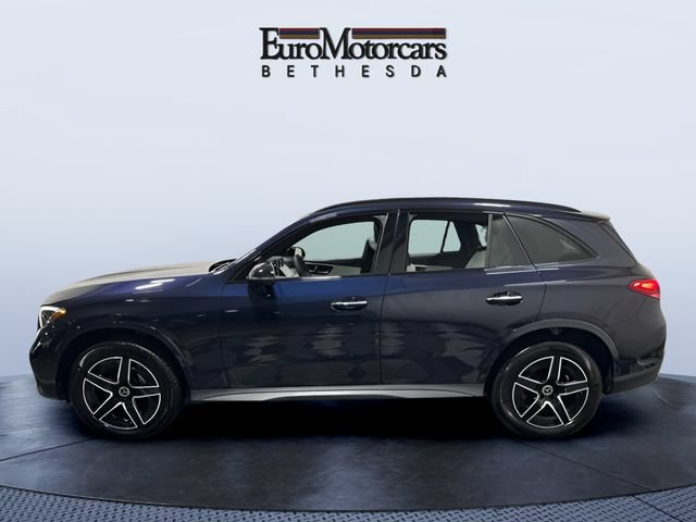 Used 2023 Mercedes-Benz GLC 300 4MATIC image 2