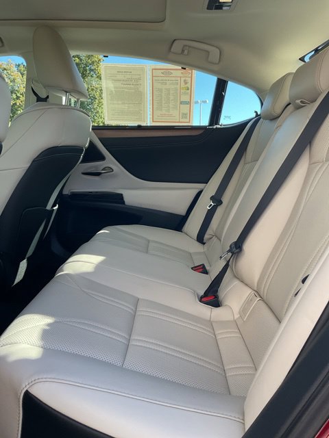 Used 2025 Lexus ES 350 Ultra Luxury FWD image 15