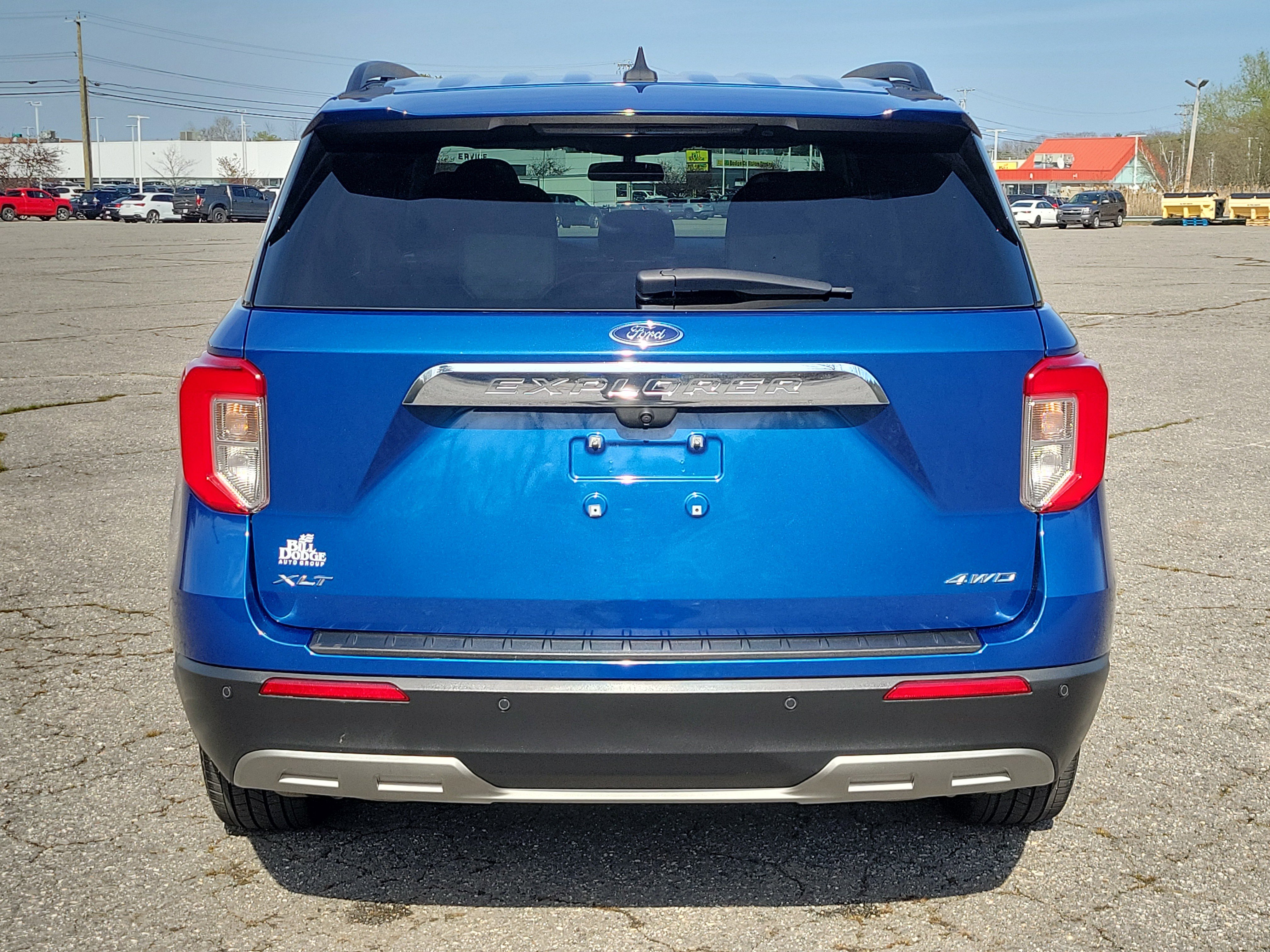 Used 2021 Ford Explorer XLT w/ Equipment Group 202A AWD/4WD image 6