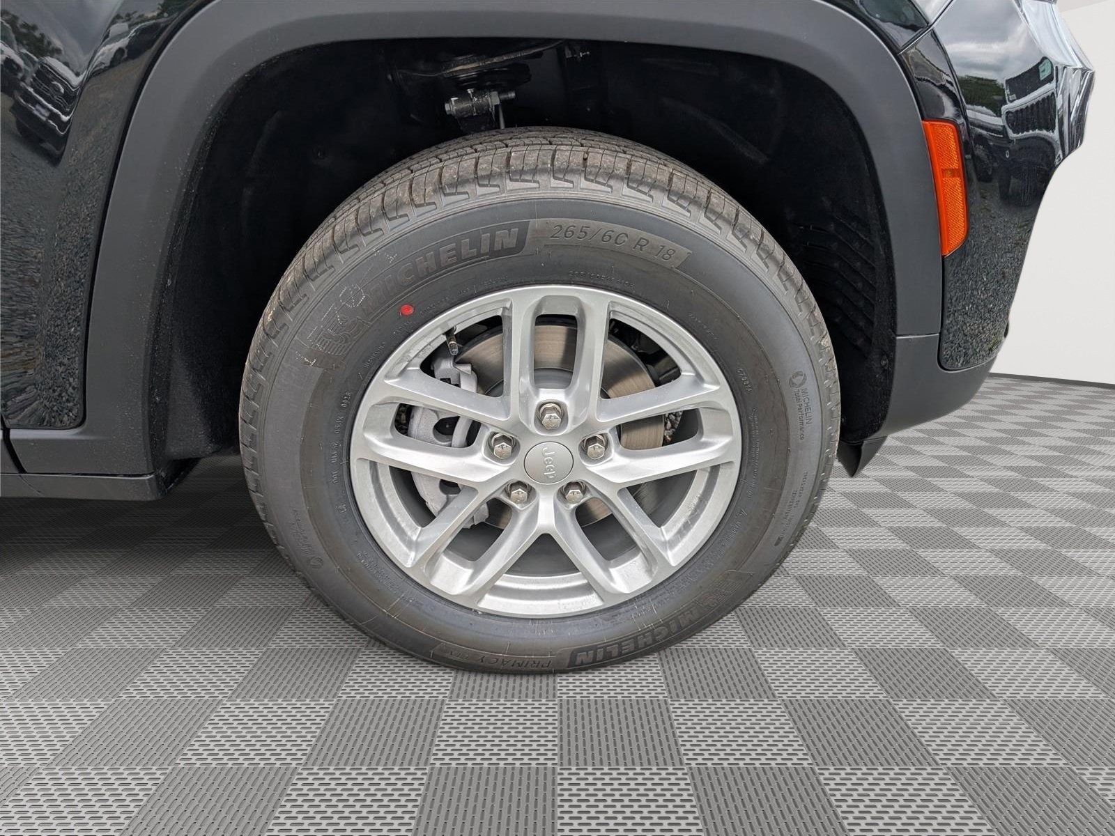 New 2026 Jeep Grand Cherokee Laredo AWD/4WD image 5