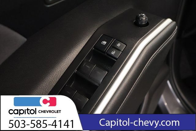 Used 2022 Toyota Highlander LE AWD/4WD image 11