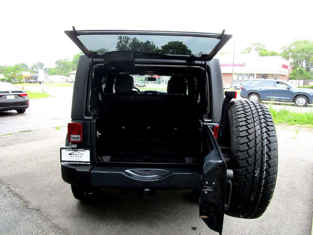 Used 2018 Jeep Wrangler Unlimited Sahara w/ Connectivity Group image 27