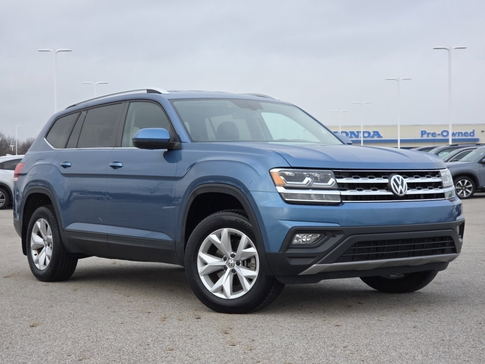 Used 2019 Volkswagen Atlas SE image 2
