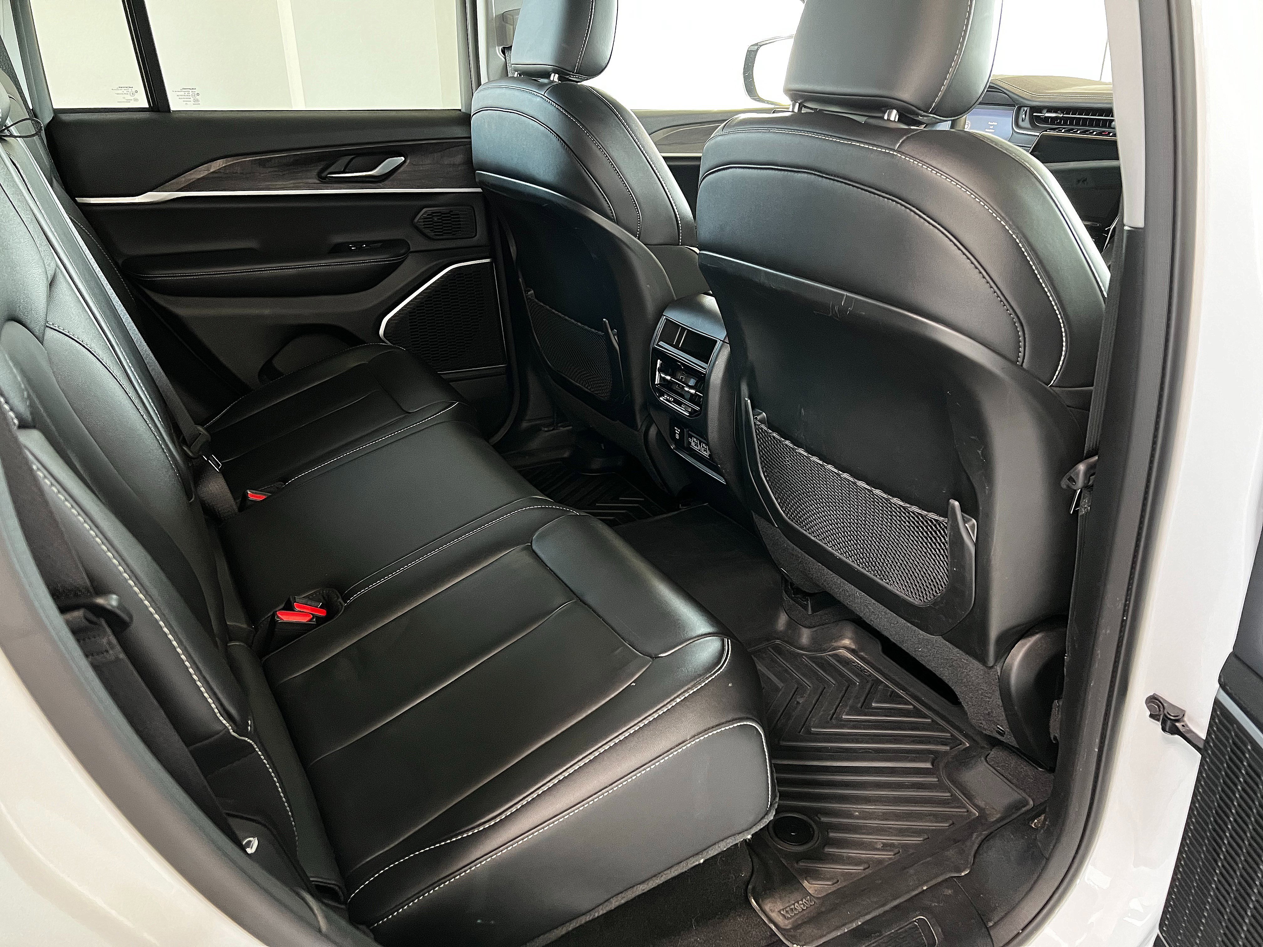 Used 2022 Jeep Grand Cherokee Limited w/ Trailer Tow Prep Group (B) image 25