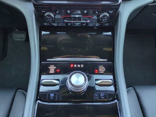 New 2025 Jeep Grand Cherokee Overland w/ Luxury Tech Group IV image 19