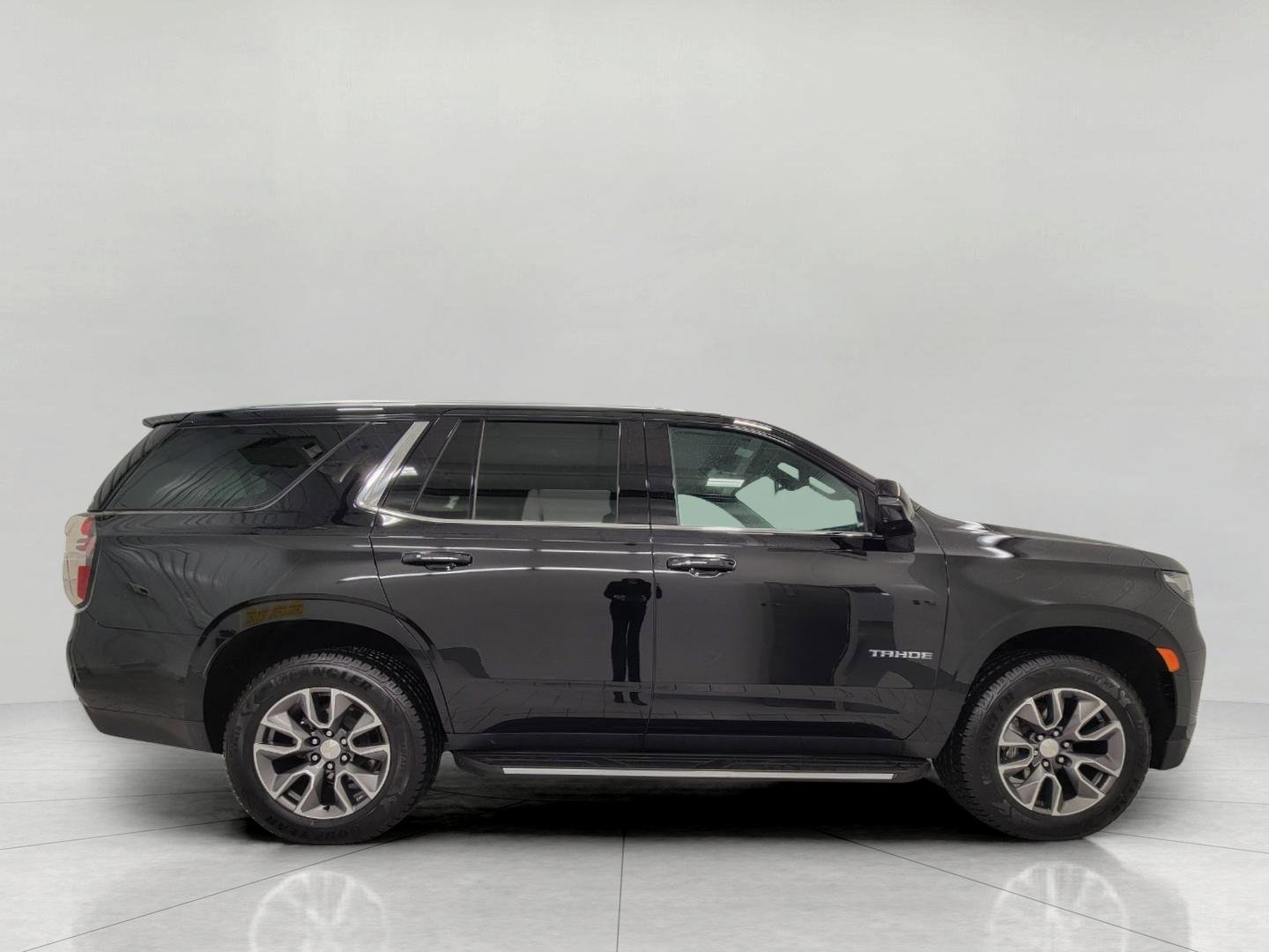 Used 2021 Chevrolet Tahoe LT w/ Luxury Package AWD/4WD image 11