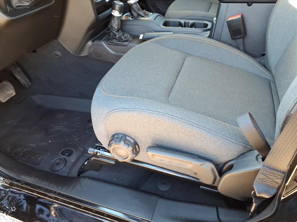New 2026 Jeep Gladiator Sport AWD/4WD image 16