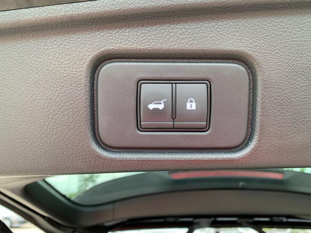 Used 2024 Nissan Pathfinder Platinum FWD image 8