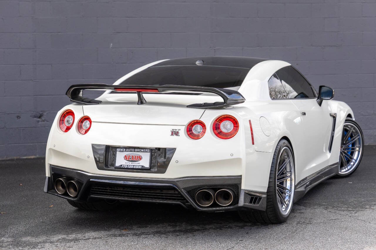 Used 2017 Nissan GT-R Premium AWD/4WD image 2