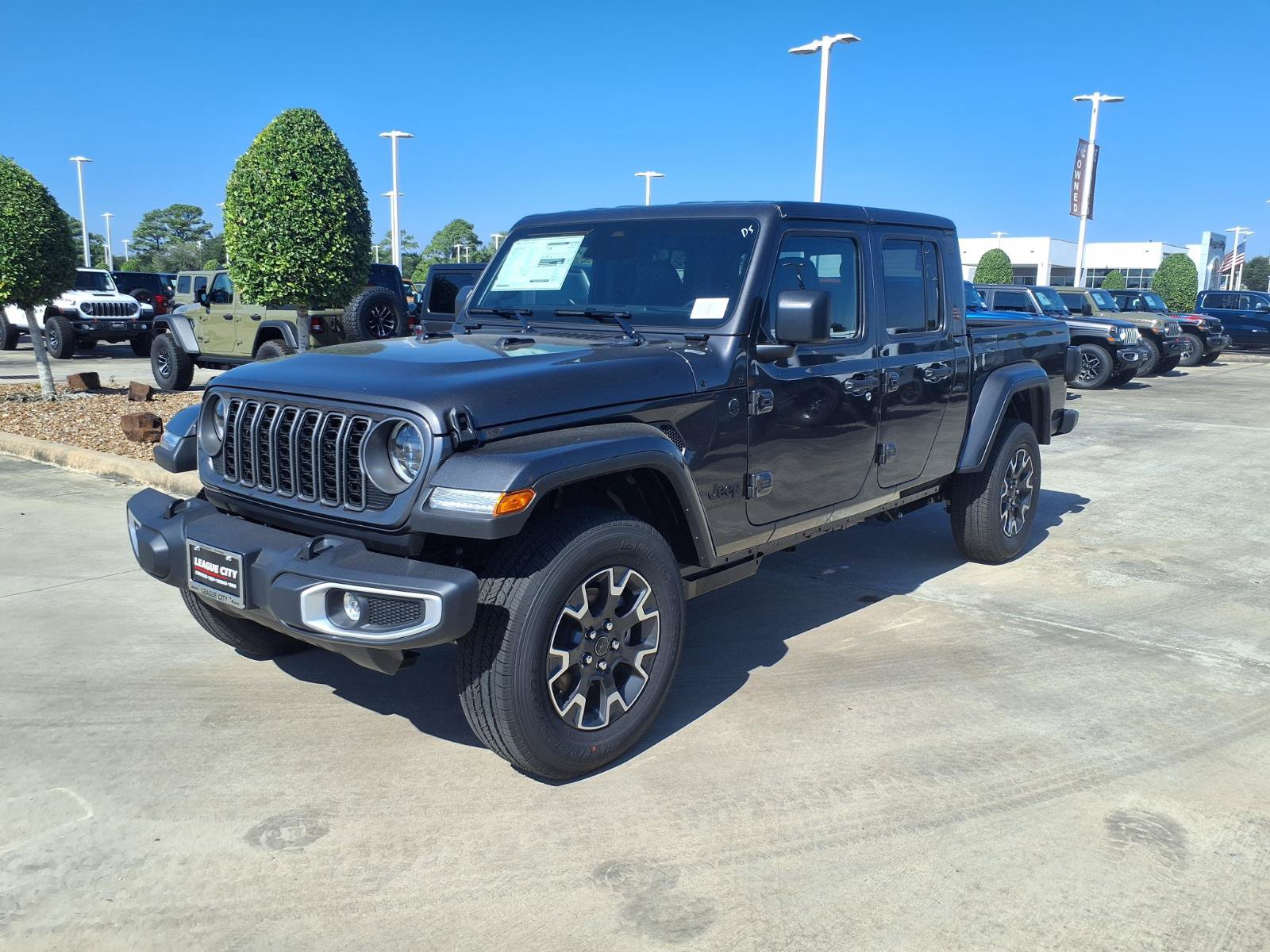 New 2026 Jeep Gladiator Sport AWD/4WD image 3