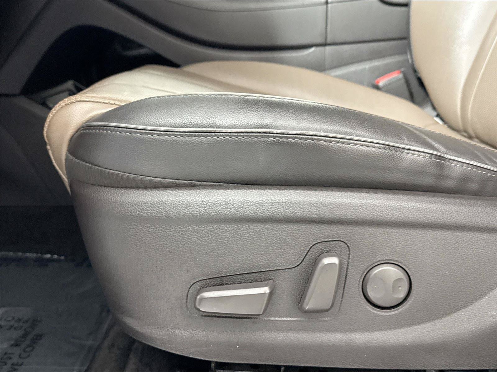 Used 2022 Hyundai Santa Fe SEL Premium AWD/4WD image 30