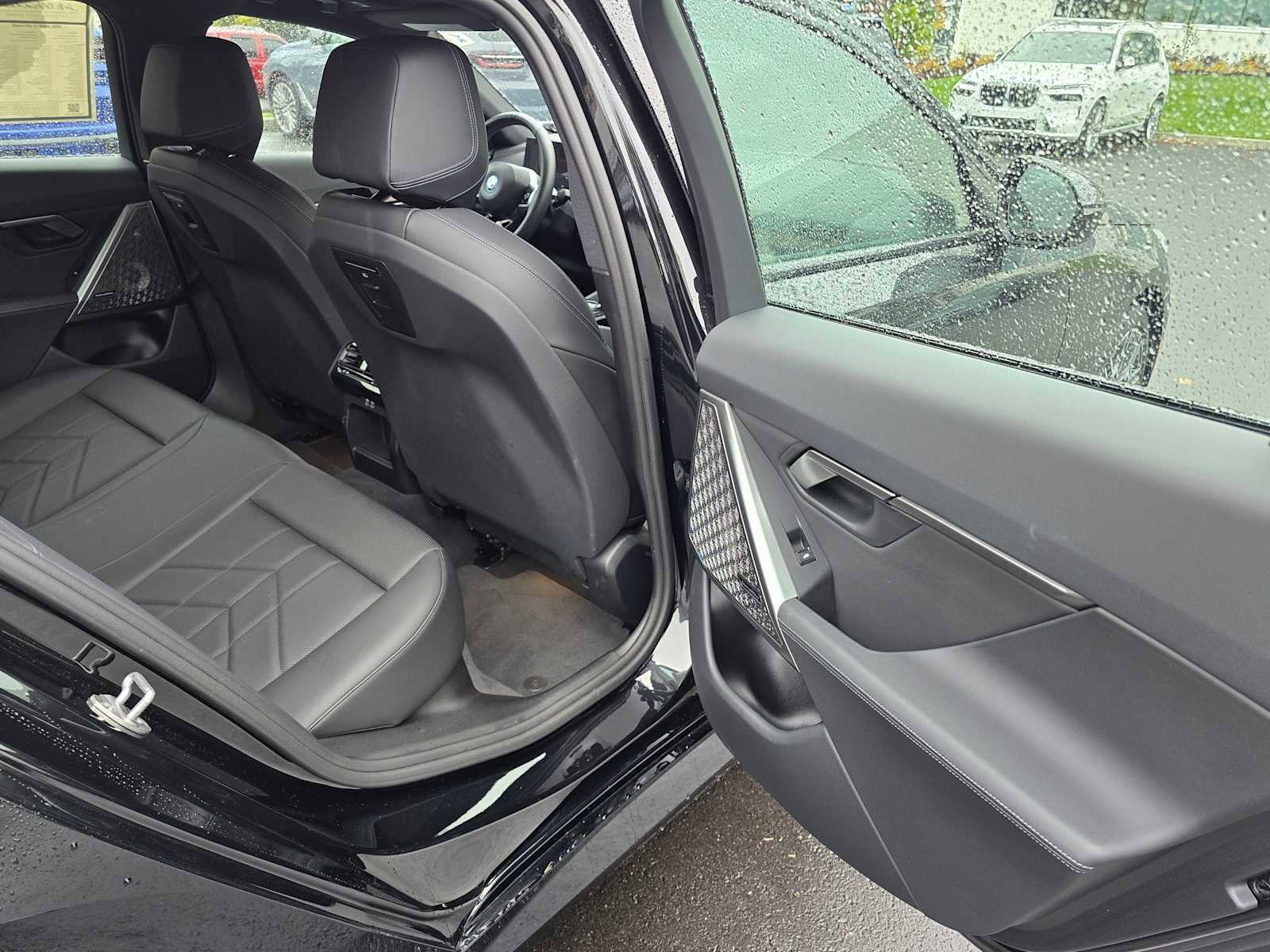 Used 2024 BMW i5 eDrive40i w/ M Sport Package image 14