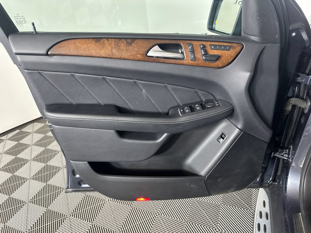 Used 2015 Mercedes-Benz GL 450 4MATIC image 10