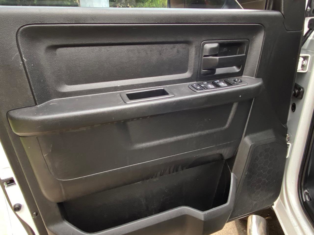 Used 2018 RAM 2500 Tradesman w/ Chrome Appearance Group image 26