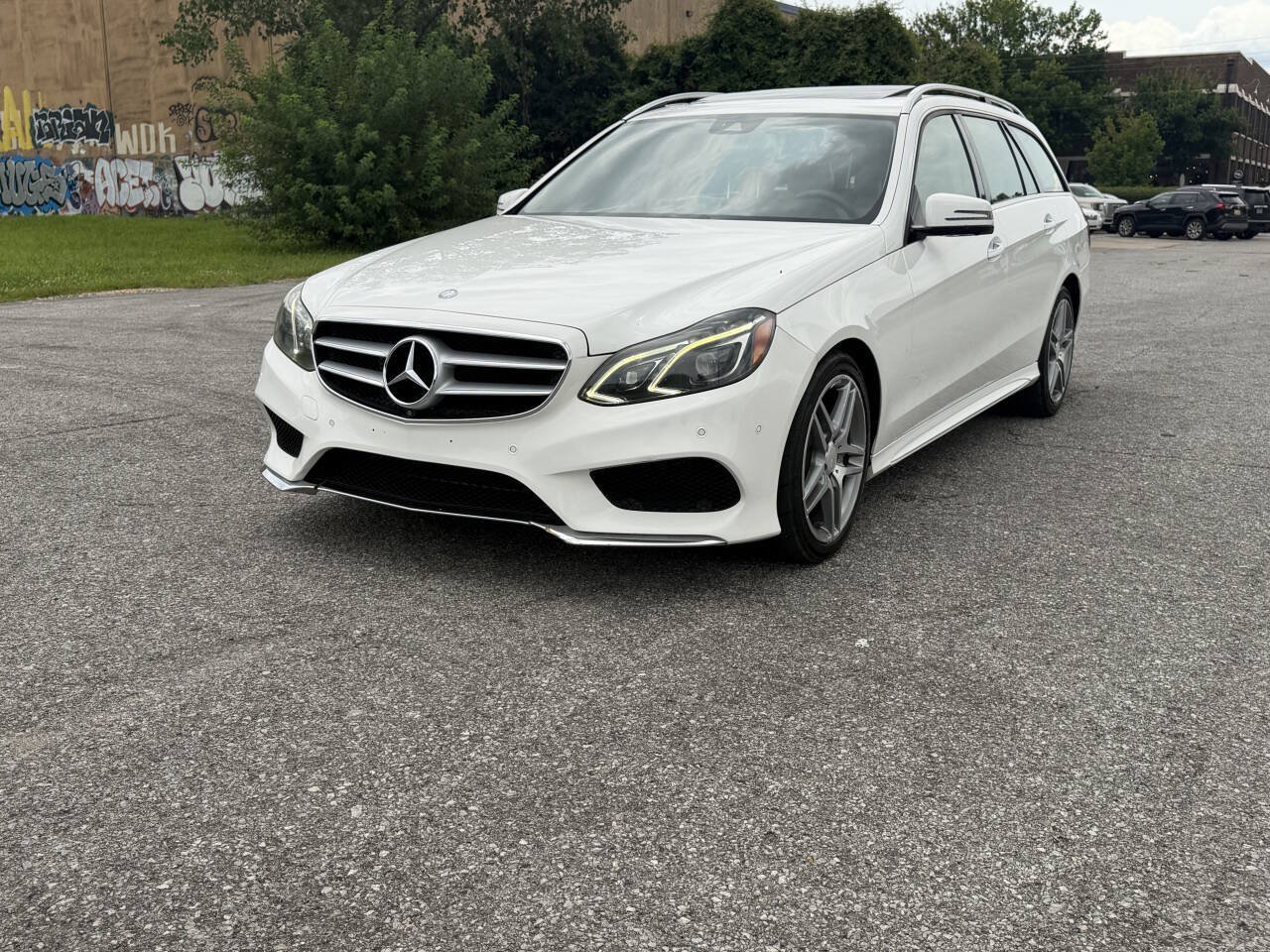 Used 2014 Mercedes-Benz E 350 4MATIC Wagon image 3