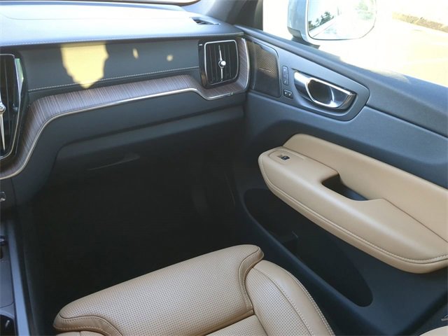 Used 2021 Volvo XC60 T5 Inscription w/ Advanced Package image 16