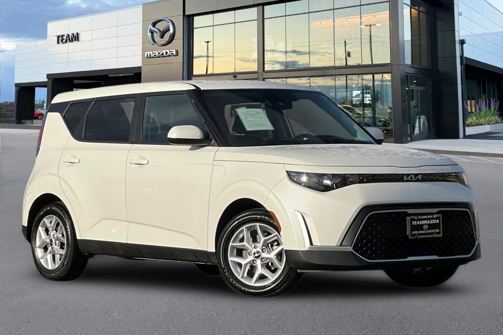 Used 2024 Kia Soul LX w/ Option Group 015 image 2