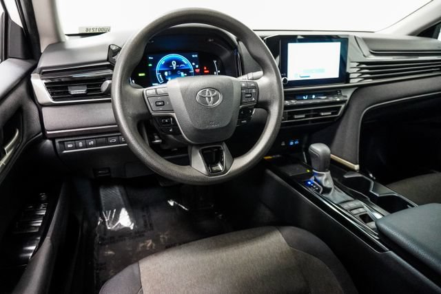 Used 2025 Toyota Camry LE FWD image 11