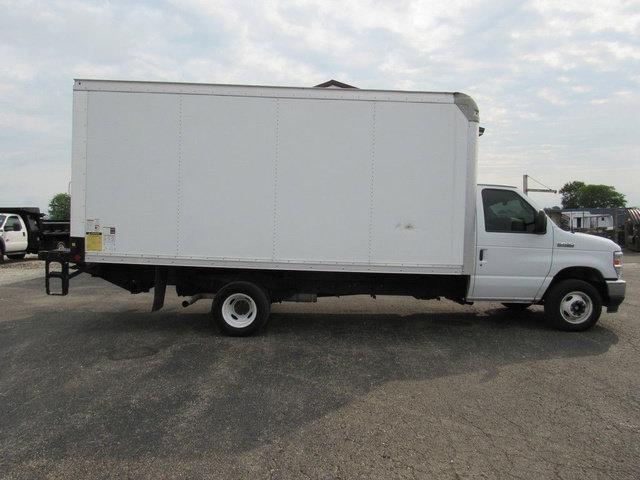 Used 2023 Ford E-450 and Econoline 450 Super Duty w/ Power Windows & Locks Group RWD image 2