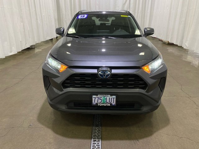 Used 2019 Toyota RAV4 LE w/ Carpet Mat Package image 8