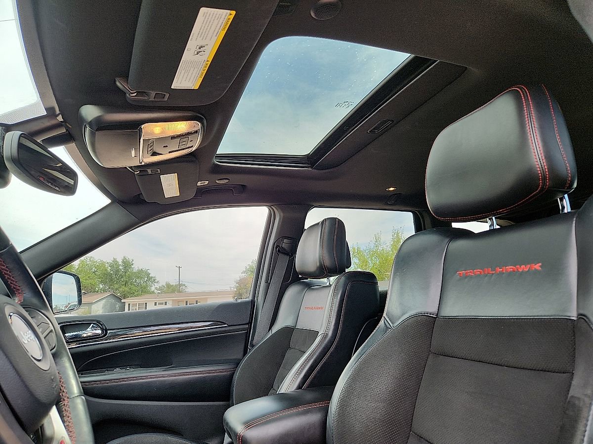 Used 2019 Jeep Grand Cherokee Trailhawk AWD/4WD image 7