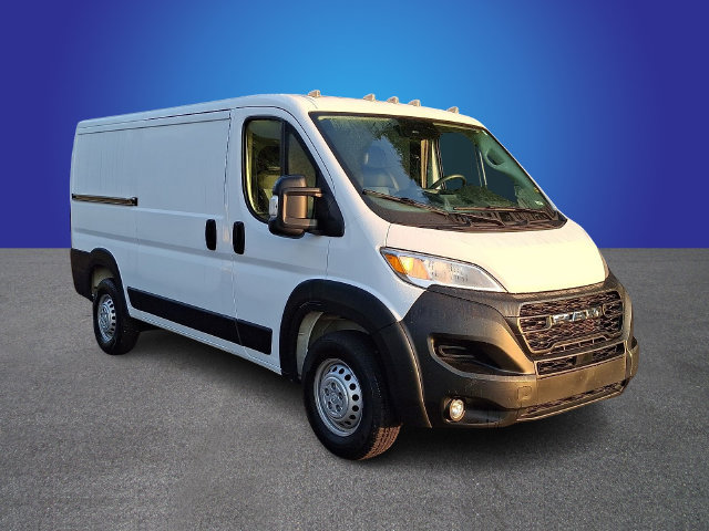 Used 2025 RAM ProMaster 2500 w/ Convenience Group FWD image 3