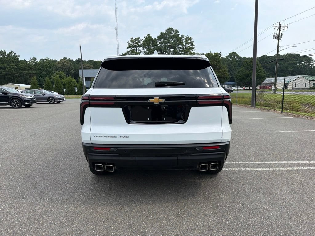 Used 2024 Chevrolet Traverse LS AWD/4WD image 6