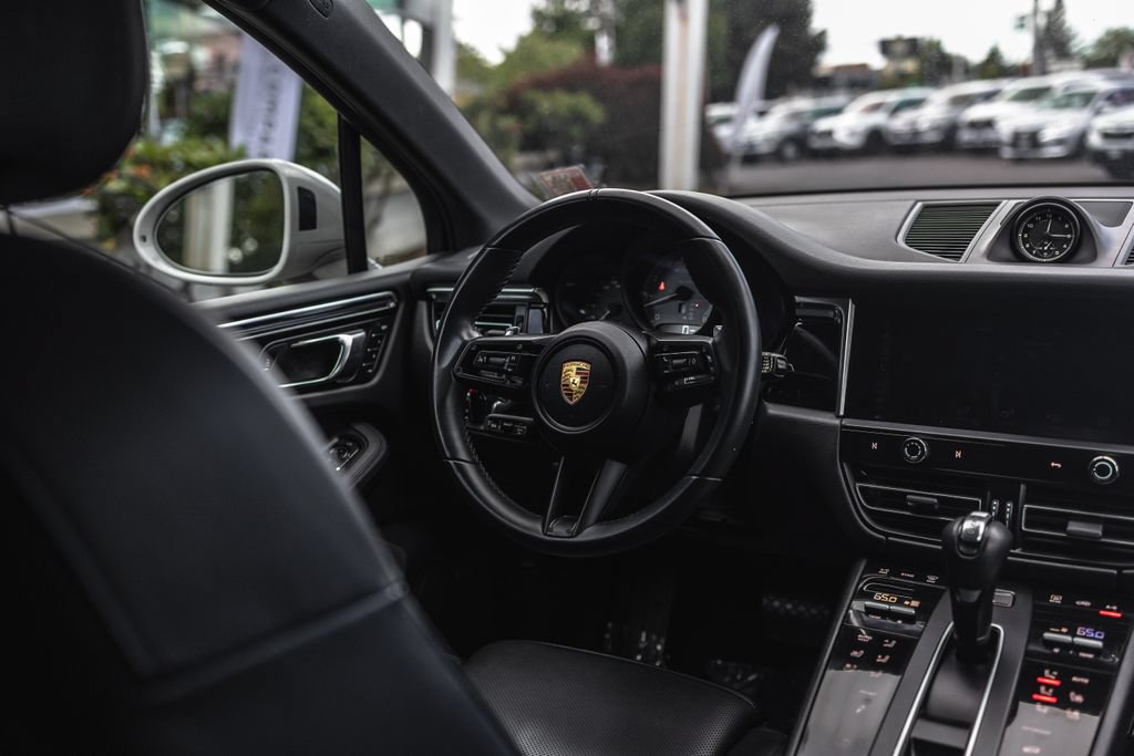 Used 2022 Porsche Macan S AWD/4WD image 10