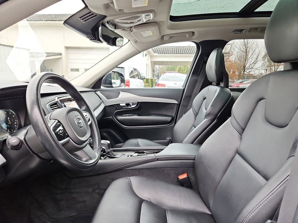 Used 2022 Volvo XC90 T5 Momentum w/ Climate Package image 25
