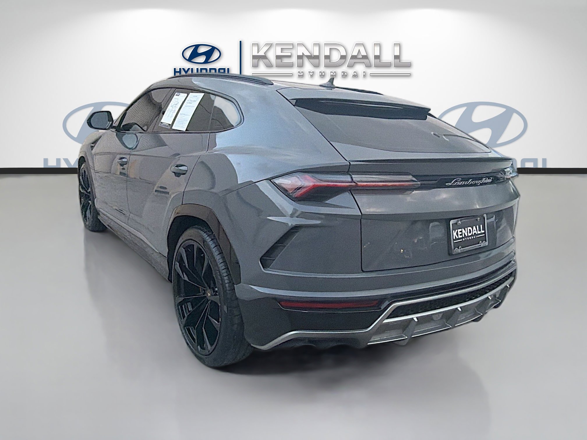 Used 2021 Lamborghini Urus image 6