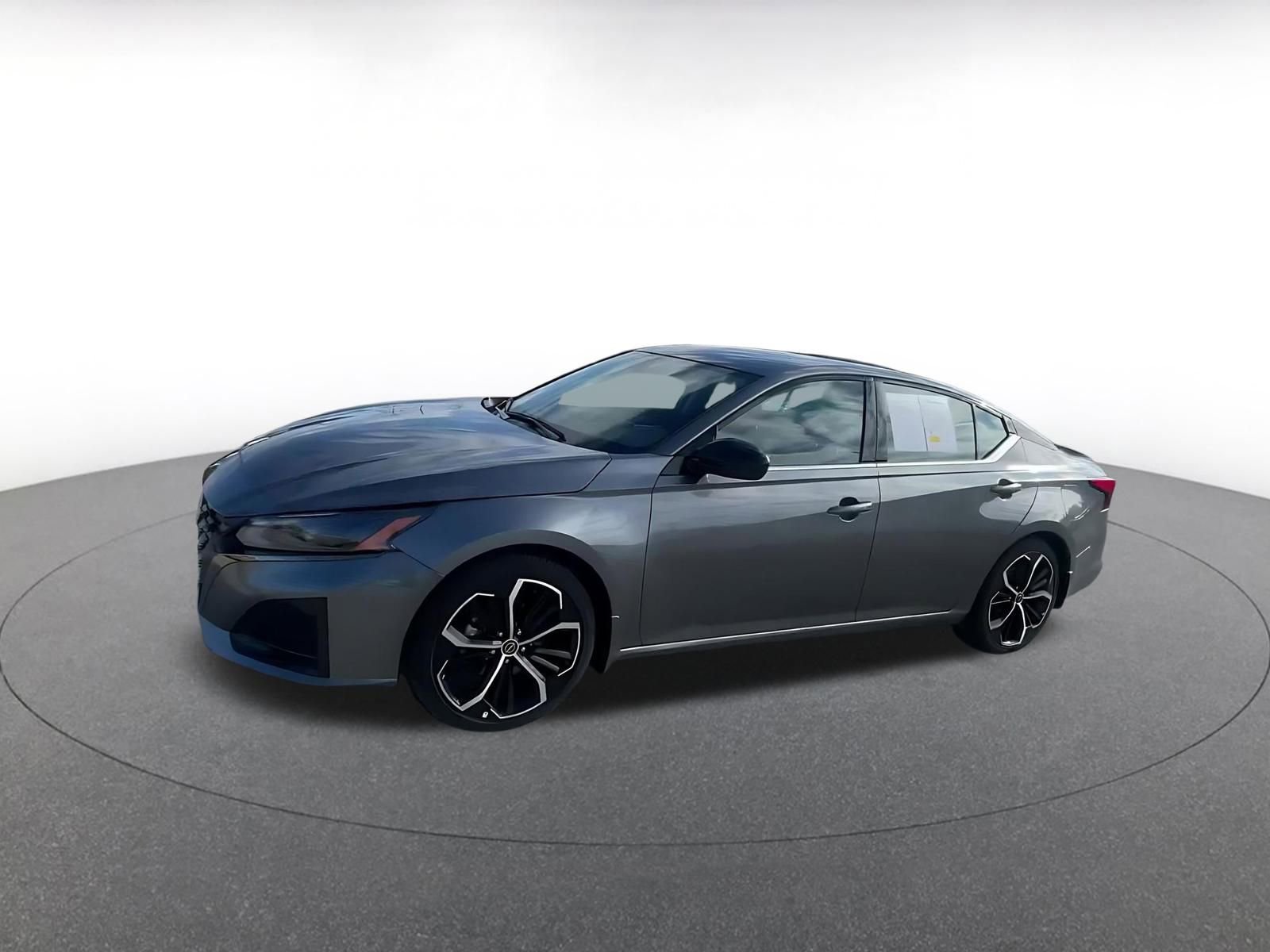 Used 2025 Nissan Altima 2.5 SR image 8