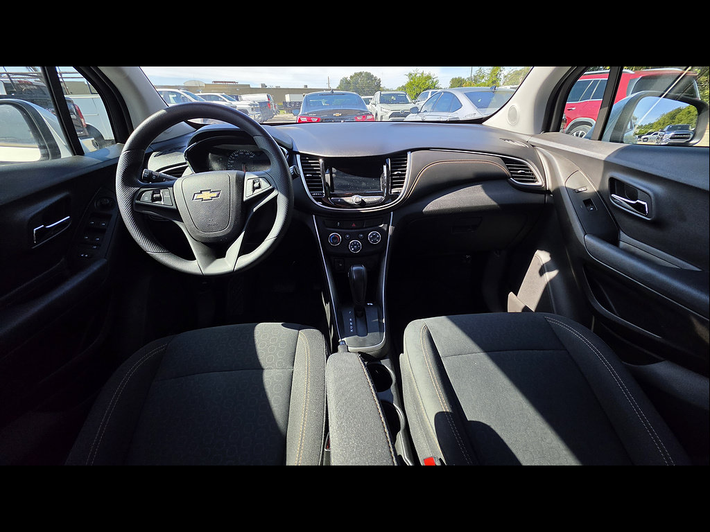 Used 2019 Chevrolet Trax LS w/ Tint and Cruise Package FWD image 37
