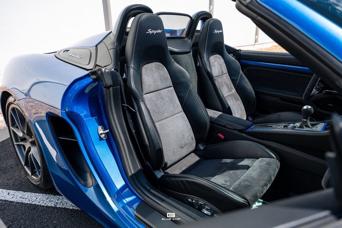 Used 2016 Porsche Boxster Spyder RWD image 34