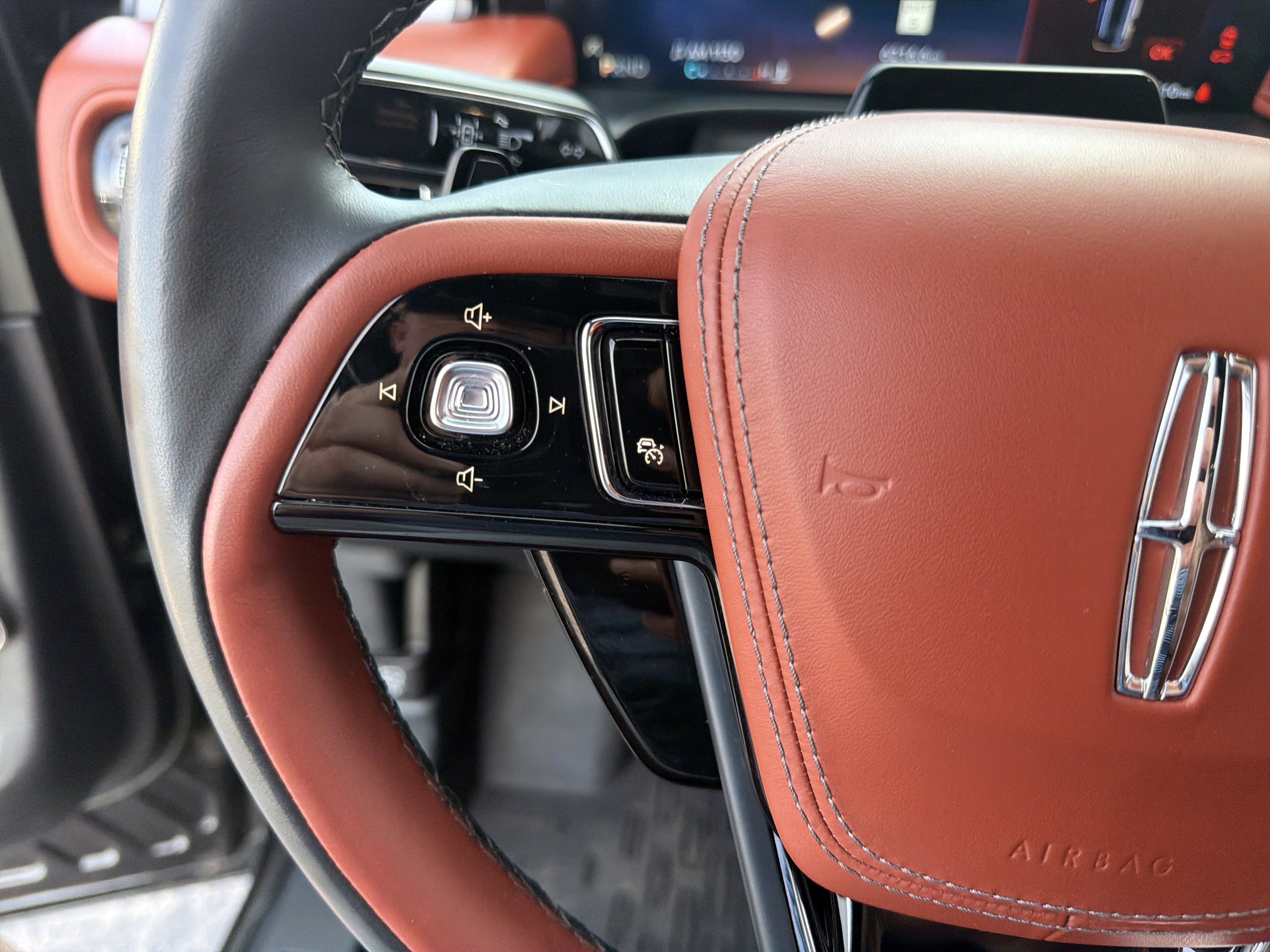 Used 2025 Lincoln Aviator Reserve w/ Jet Appearance Package image 58