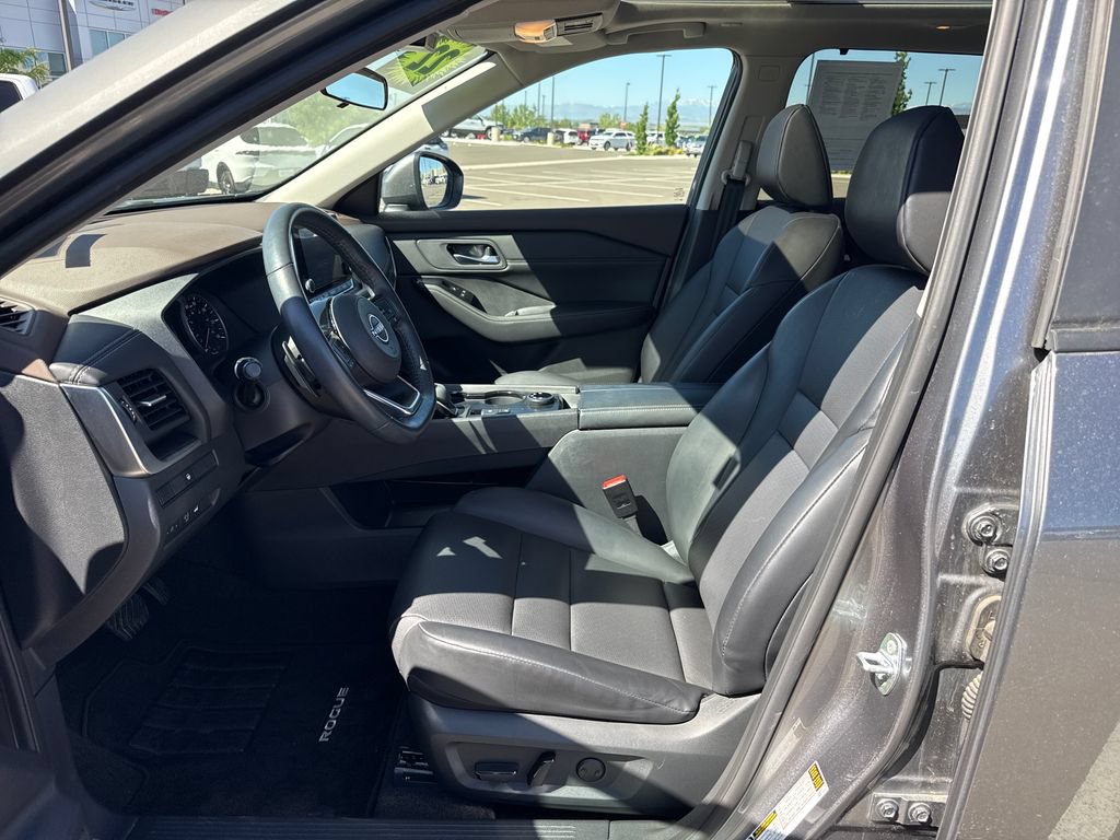 Used 2023 Nissan Rogue SV w/ SV Premium B Package AWD/4WD image 24