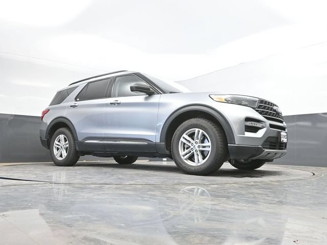 Used 2024 Ford Explorer XLT w/ Equipment Group 202A AWD/4WD image 45