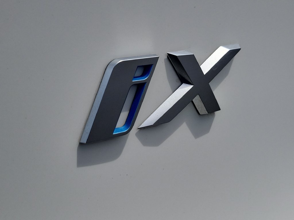 Used 2025 BMW iX xDrive50 AWD/4WD image 26