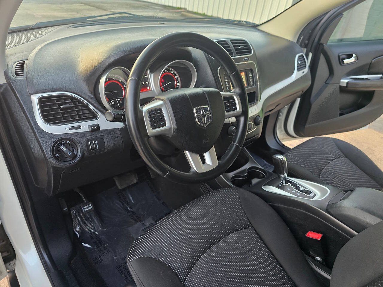 Used 2016 Dodge Journey SXT FWD image 16