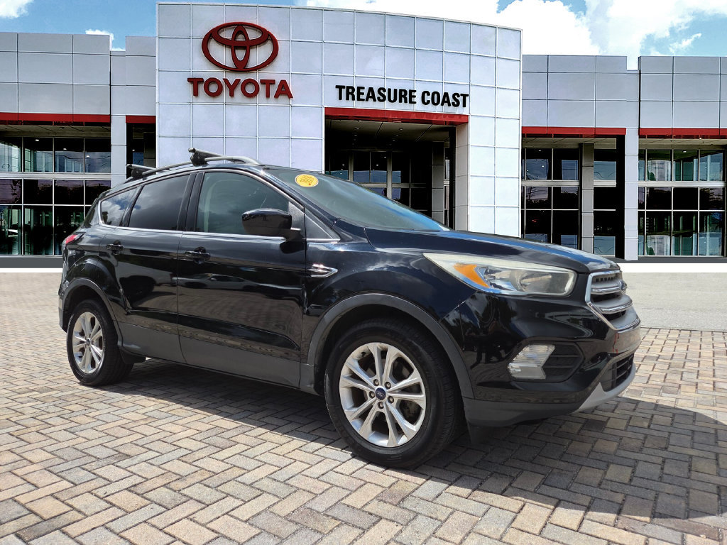 Used 2018 Ford Escape SE w/ SE Sync 3 Package FWD image 1
