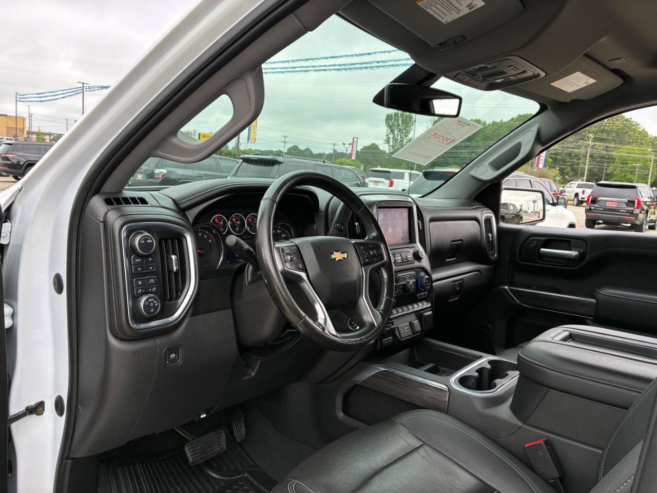 Used 2021 Chevrolet Silverado 1500 LTZ AWD/4WD image 14