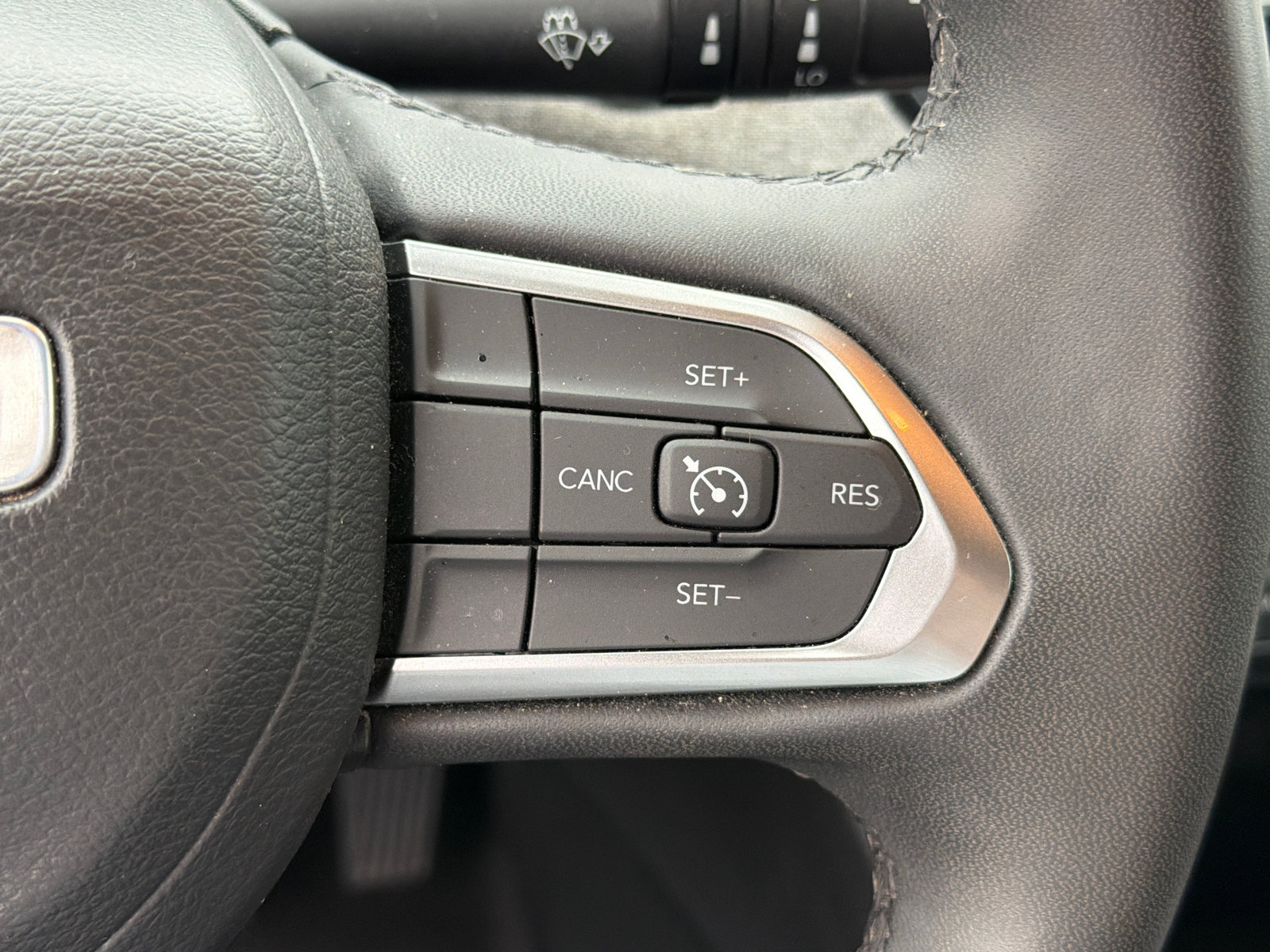 Used 2024 Jeep Compass Latitude AWD/4WD image 27