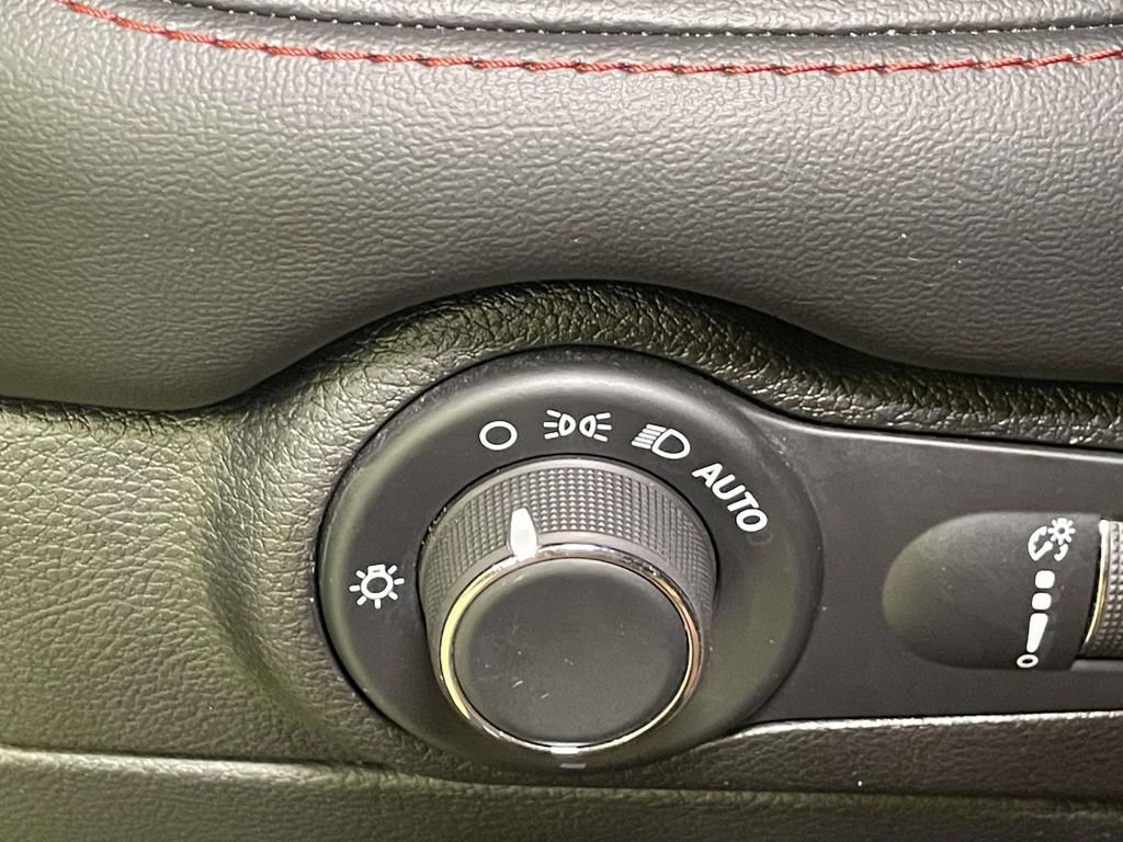 Used 2025 Dodge Durango GT AWD/4WD image 37