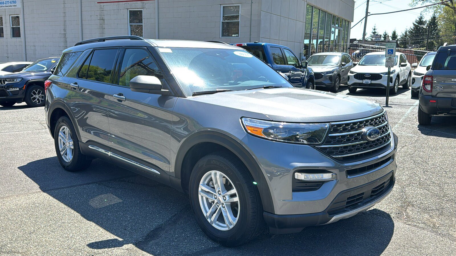 Certified 2022 Ford Explorer XLT w/ Equipment Group 202A AWD/4WD image 12