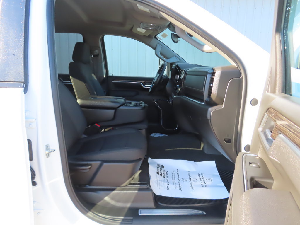 Used 2025 Chevrolet Silverado 2500 LT w/ Convenience Package AWD/4WD image 25