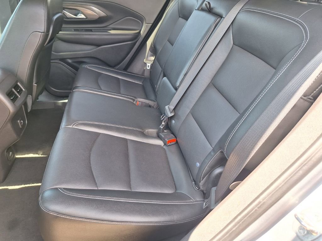 Used 2023 GMC Terrain SLT image 23