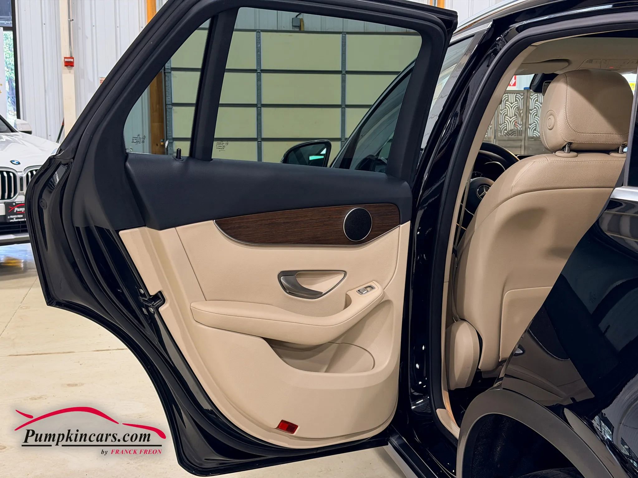 Used 2022 Mercedes-Benz GLC 300 4MATIC w/ Multimedia Package Lite image 16