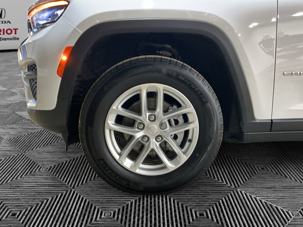 Used 2024 Jeep Grand Cherokee Laredo X w/ Luxury Tech Group I image 14